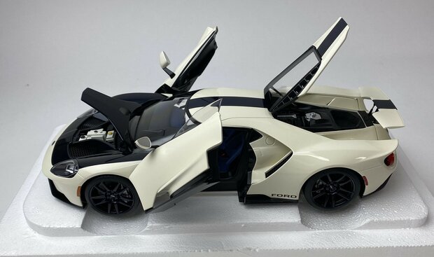 Autoart 1:18 Ford GT 2022 '- 1964 Prototype Heritage Edition Wimbledon wit
