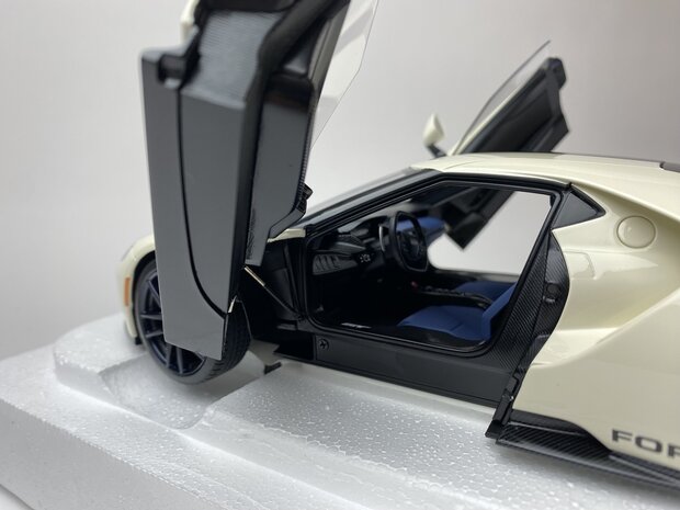 Autoart 1:18 Ford GT 2022 '- 1964 Prototype Heritage Edition Wimbledon wit