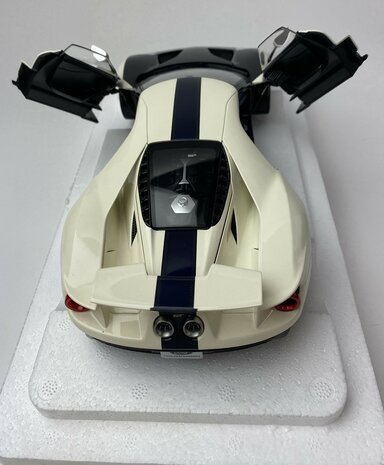 Autoart 1:18 Ford GT 2022 '- 1964 Prototype Heritage Edition Wimbledon wit