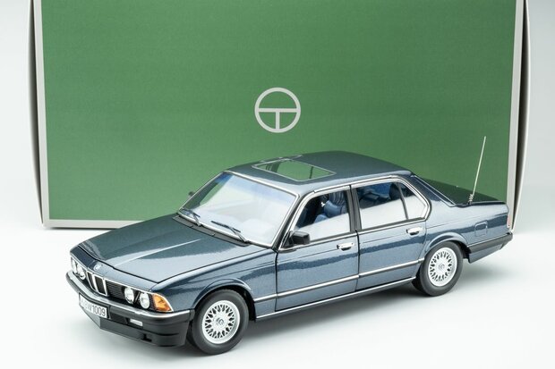 Touring Modelcars 1:18 BMW 745i E23 1984 arcti blue metalic. Verwaccht 11-2026