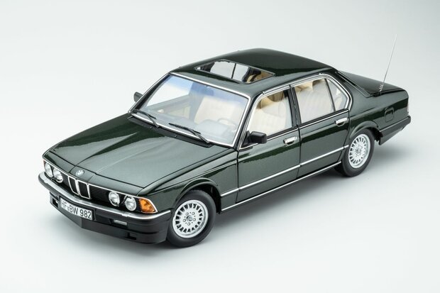 Touring Modelcars 1:18 BMW 745i E23 1984 achat green metalic. Verwacht 11-2026