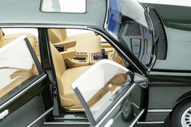 Touring Modelcars 1:18 BMW 745i E23 1984 achat green metalic. Verwacht 11-2026