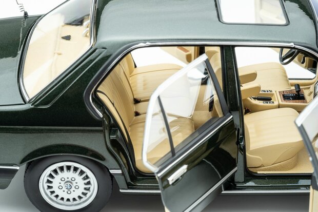 Touring Modelcars 1:18 BMW 745i E23 1984 achat green metalic. Verwacht 11-2026