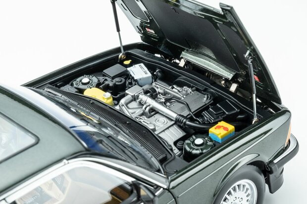 Touring Modelcars 1:18 BMW 745i E23 1984 achat green metalic. Verwacht 11-2026