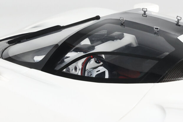 GT Spirit 1:18 NILU Super white 2025.