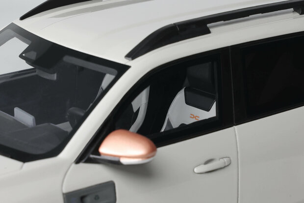 Otto Mobile 1:18 Dacia Duster Extreme TCE 130 4X4 Beige Sandstone 2024. Levering 09-2026