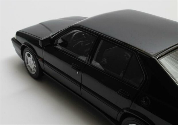 Cult Models 1:18 Alfa Romeo 33 S QV Permanent 4 black 1991