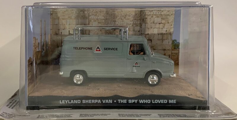 Atlas 1:43 Leyland Sherpa Van James Bond The Spy Who Love Me, in vitrine