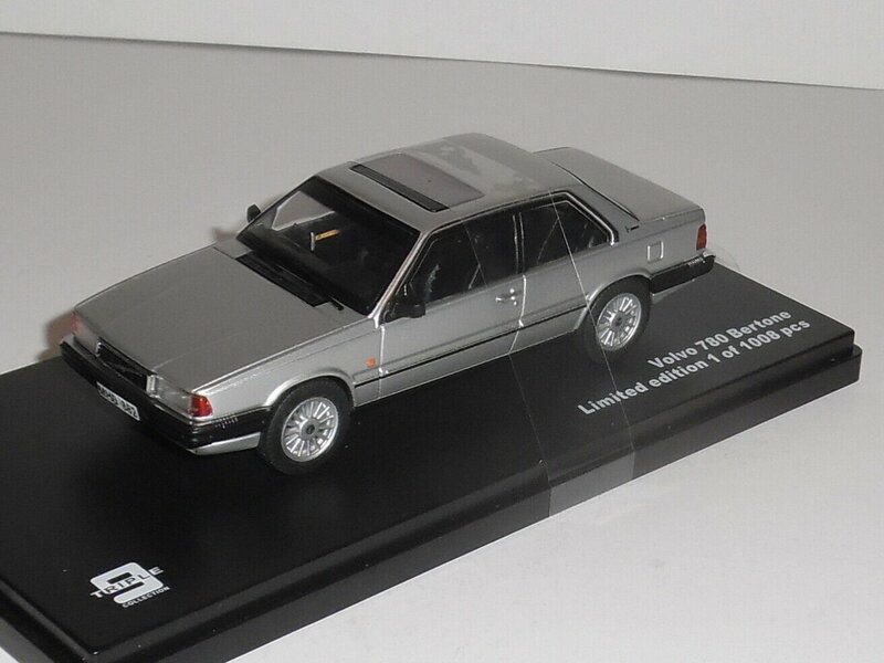Triple9 1:43 Volvo 780 Bertone 1987 zilver