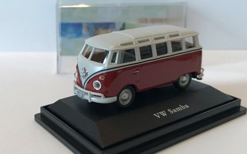 Cararama 1:72 Volkswagen T1 Samba rood wit