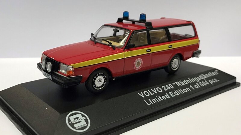 Triple9 Premium 1:43 Volvo 240 &quot;Radningstjansten&quot; 1983 Reding Zweden