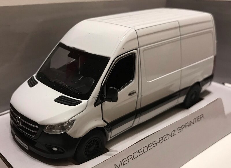 Kinsmart 1:36 Mercedes Benz Sprinter  2020 wit