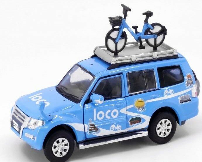 Tiny Toys 1:64 Mitsubishi Pajero 2015 LocoBike no 128 blauw