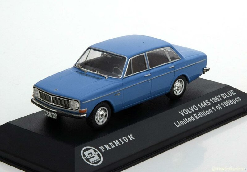 Triple 9 Premium 1:43 Volvo 144S Limousine 1967 blauw oplage 1008 stuks