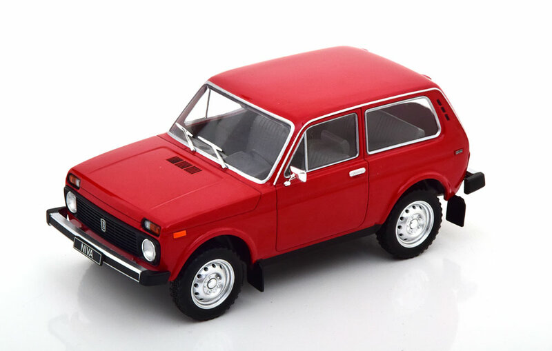 Whitebox 1:24 Lada Niva, rood