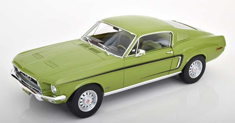 Norev 1:12 Ford Mustang Fastback GT 1988 lichtgroen metallic