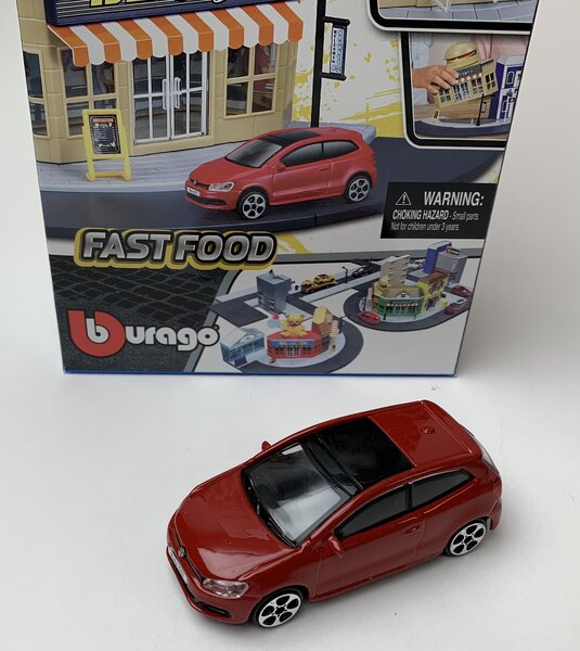 Bburago 1:43 Bburago City Fast Food with Volkswagen Polo GTI Mark 5 rood - Build Your City Kit