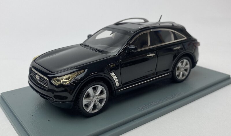 Neo Scale 1:43 Infiniti FX50 S zwart
