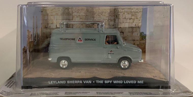 Atlas 1:43 Leyland Sherpa Van James Bond The Spy Who Love Me, in vitrine