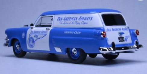 The Goldvarg Collection 1:43 Ford Courier &quot;Pan American Airways&quot; 1953 blauw / wit.