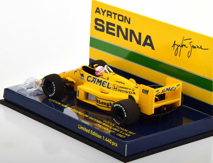 Minichamps 1:43 Lotus Honda 99T Ayrton Senna Ridding On Satoru Nakajima&#039;s car met figuur 
