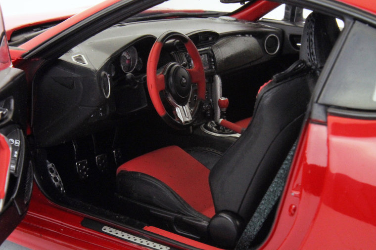 Dorlop 1:18 Toyota GT86 2014 Slightning rood 