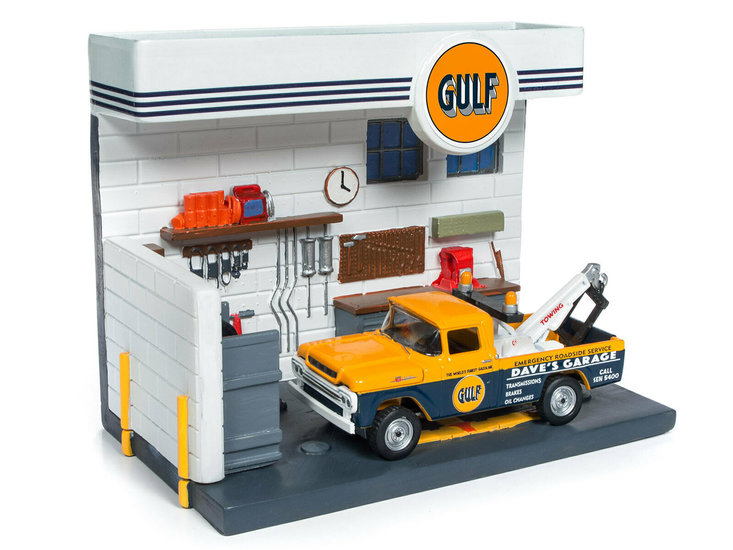 Johnny Lightning 1:64 Gulf Service Station Diorama met Ford F250 Tow Truck 1959