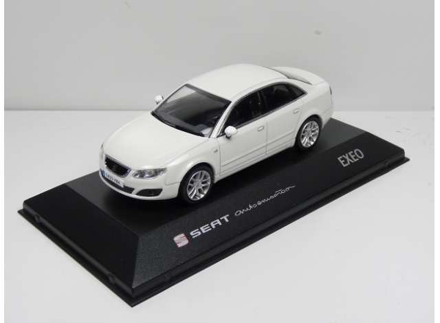 Seat Collection 1:43 Seat Exeo wit in dealer verpakking