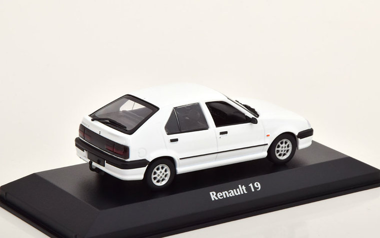 Maxichamps 1:43 Renault 19 wit 1995 