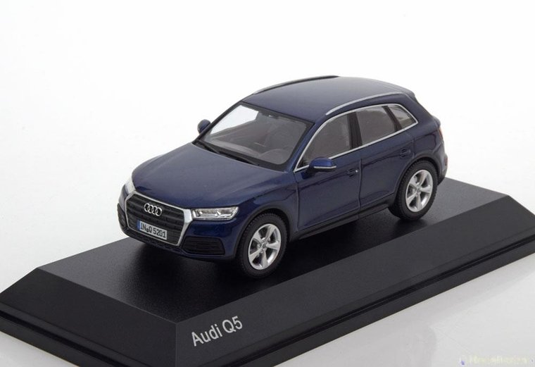 iScale 1:43 Audi Q5 blauwmetallic in dealerverpakking