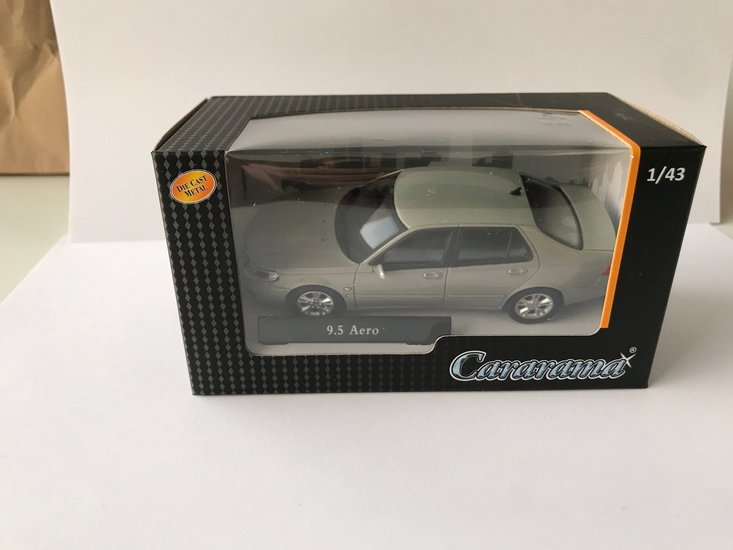 Cararama 1:43 Saab 9-5 Sedan lichtgrijs