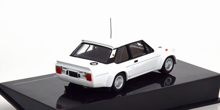 IXO 1:43 Fiat Abarth 131 Rally Specs 1978 wit Plain Body Version met extra velgen