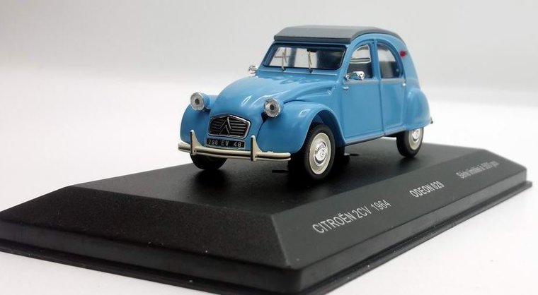 Odeon 1:43 Citroen 2 CV 1964 blauw, product by IXO