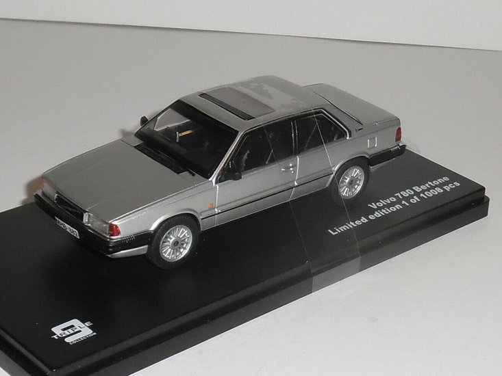 Triple9 1:43 Volvo 780 Bertone 1987 zilver
