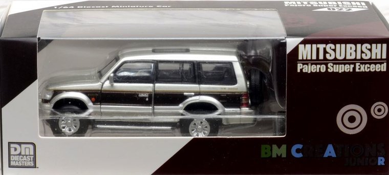 BM Creation 1:64 Mitsubishi Pajero 2nd Generation LHD  zilver met rode streep