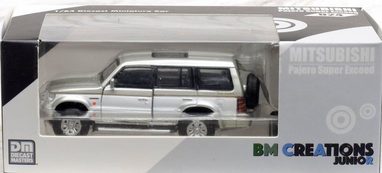BM Creation 1:64 Mitsubishi Pajero 2nd Generation LHD  zilver met witte streep