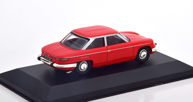 Odeon 1:43 Panhard 24 BT 1964 rood, product by IXO