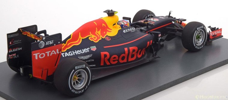 Spark 1:18 Red Bull RB12 Tag Heuer F1 No33 Max Verstappen winner Spanish GP 2016