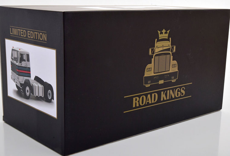 Road Kings 1:18 Volvo F88 Martini Racing Team 1975