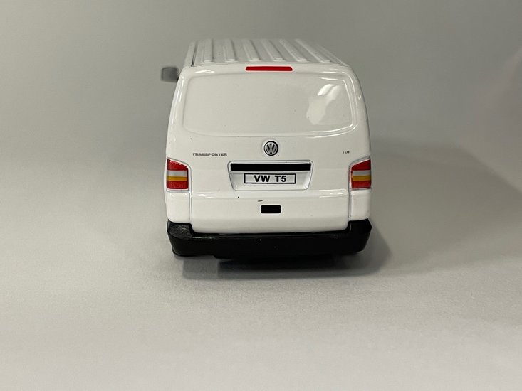 Cararama 1:43 Volkswagen T5 2010 wit