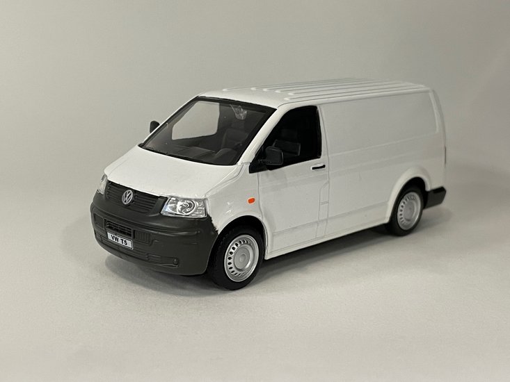 Cararama 1:43 Volkswagen T5 2010 wit