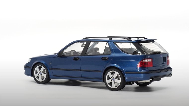 DNA Collectibles 1:18 Saab 9-5 Sportcombi Aero 2005 blauw 