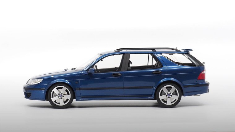 DNA Collectibles 1:18 Saab 9-5 Sportcombi Aero 2005 blauw 