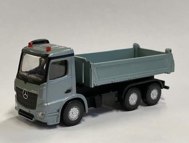 Norev 1:64 Mercedes Benz Arocs grijs