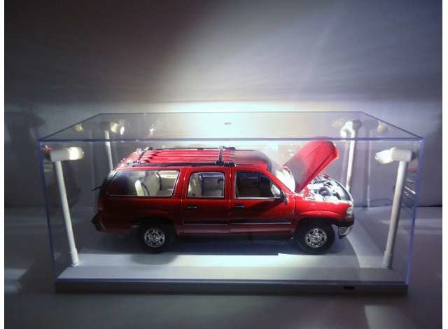 Triple9 1:18 Led Vitrine met witte bodem, excl. auto