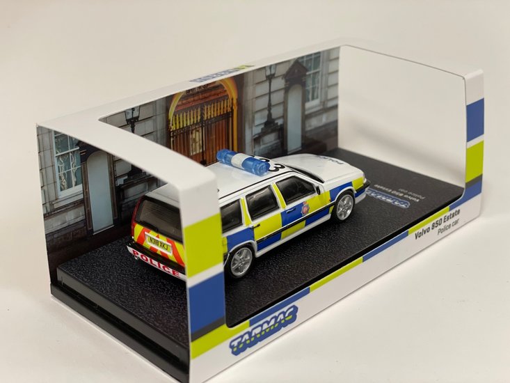 Tarmac 1:64 Volvo 850 police car England / Great Britain / United Kingdom, Hobby64 