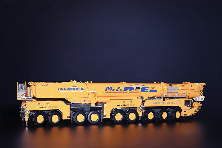 IMC 1:50 Demag AC 700-9 M.J. van Riel 