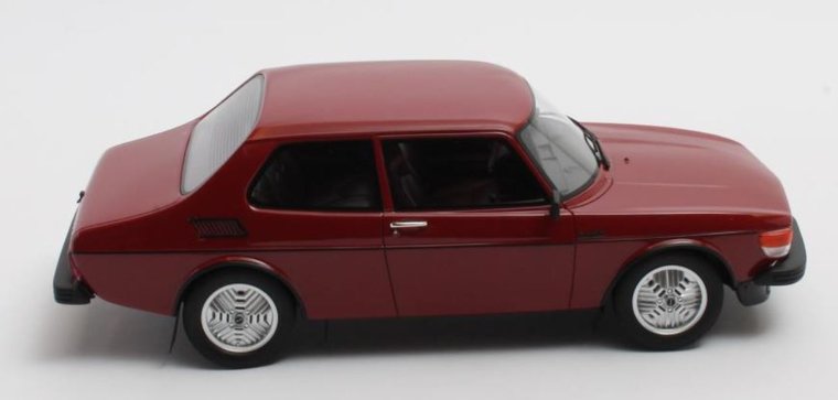 Cult Models 1:18 Saab 99 Turbo donker rood 1978