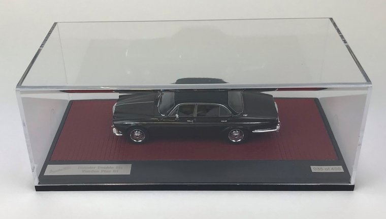 Matrix 1:43 Daimler Double Six Vanden Plas Serie 1 mink zwart 1973