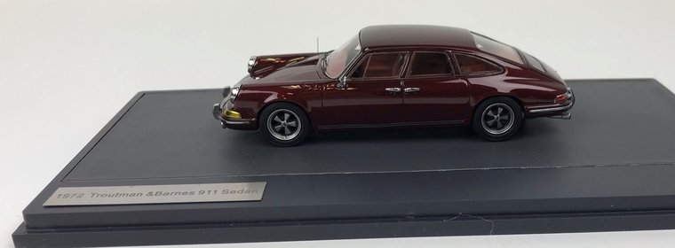 Matrix 1:43 Porsche 911 Troutman &amp; Barnes bruin